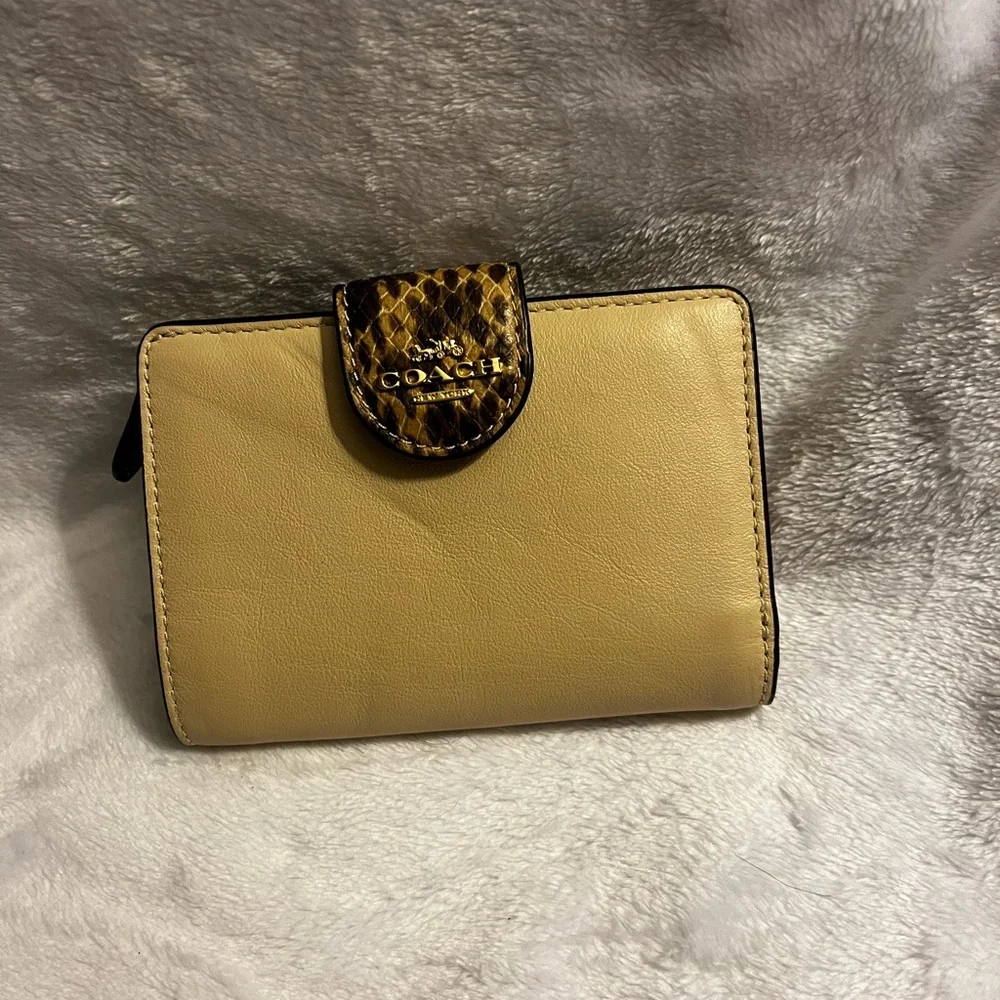 Wallet - Picture 2 of 8